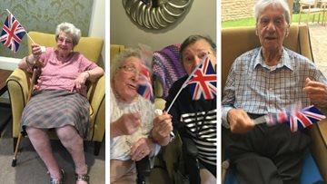 Huddersfield care home Residents enjoy wartime sing-along